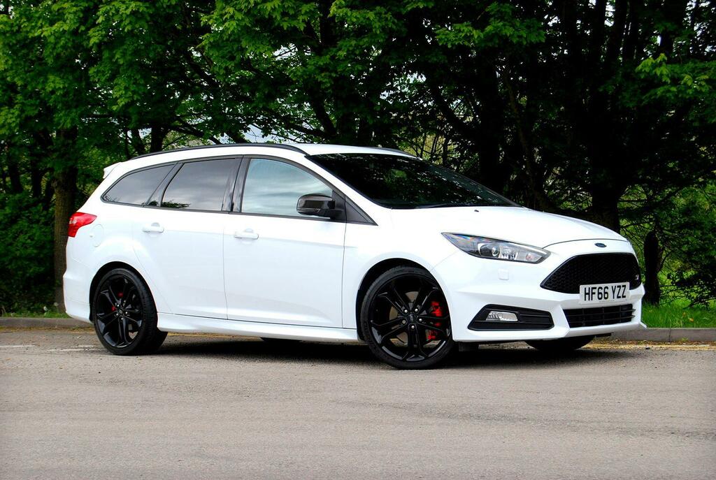 Compare Ford Focus St 3 HF66YZZ White