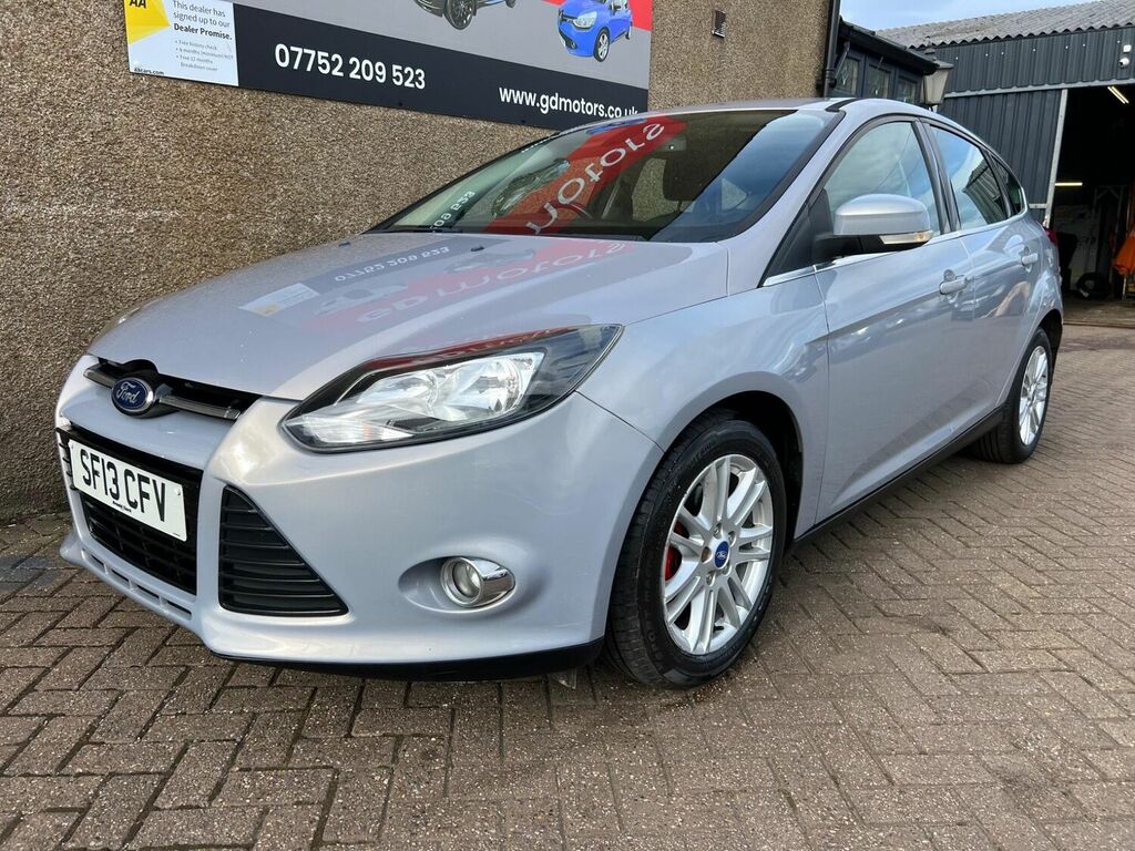 Compare Ford Focus Hatchback 1.6 Tdci Econetic Titanium Euro 5 Ss SF13CFV Silver