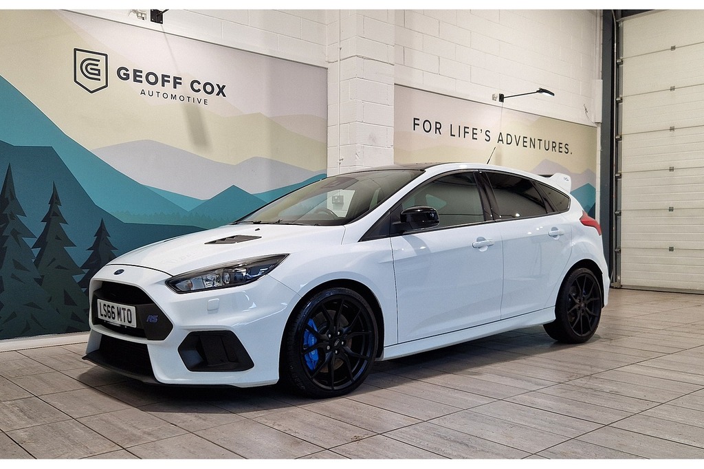 Compare Ford Focus T Ecoboost Rs LS66MTO White