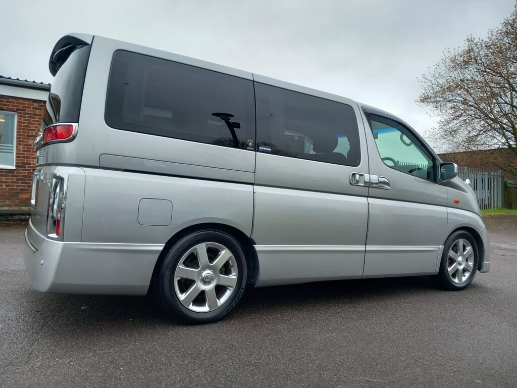Compare Nissan Elgrand 3.5 Only 52000 Miles CT04YSL Silver