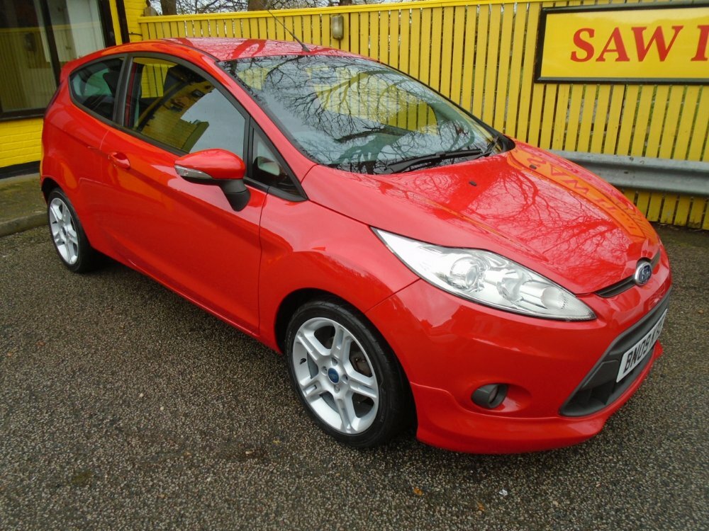 Compare Ford Fiesta 1.6 Zetec S BN09KTE Red
