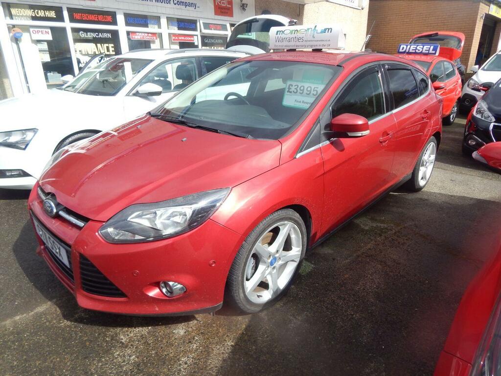 Compare Ford Focus 1.6 T ST11SSX Red