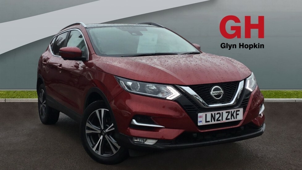 Compare Nissan Qashqai 1.3 Dig-t N-connecta Glass Roof Pack LN21ZKF Red