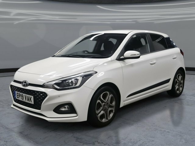 Compare Hyundai I20 1.2 Mpi Premium Nav 83 Bhp EP19VAK White