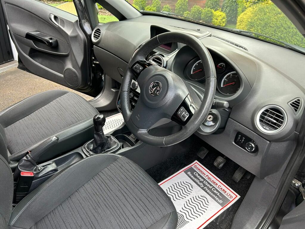 Compare Vauxhall Corsa Hatchback 1.4 16V Excite Euro 5 Ac 201414 MM14NGZ Black