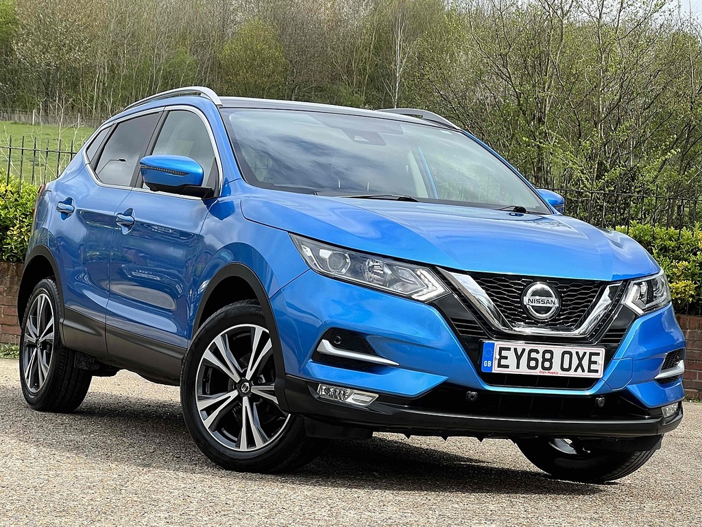 Compare Nissan Qashqai N-connecta Dig-t EY68OXE Blue
