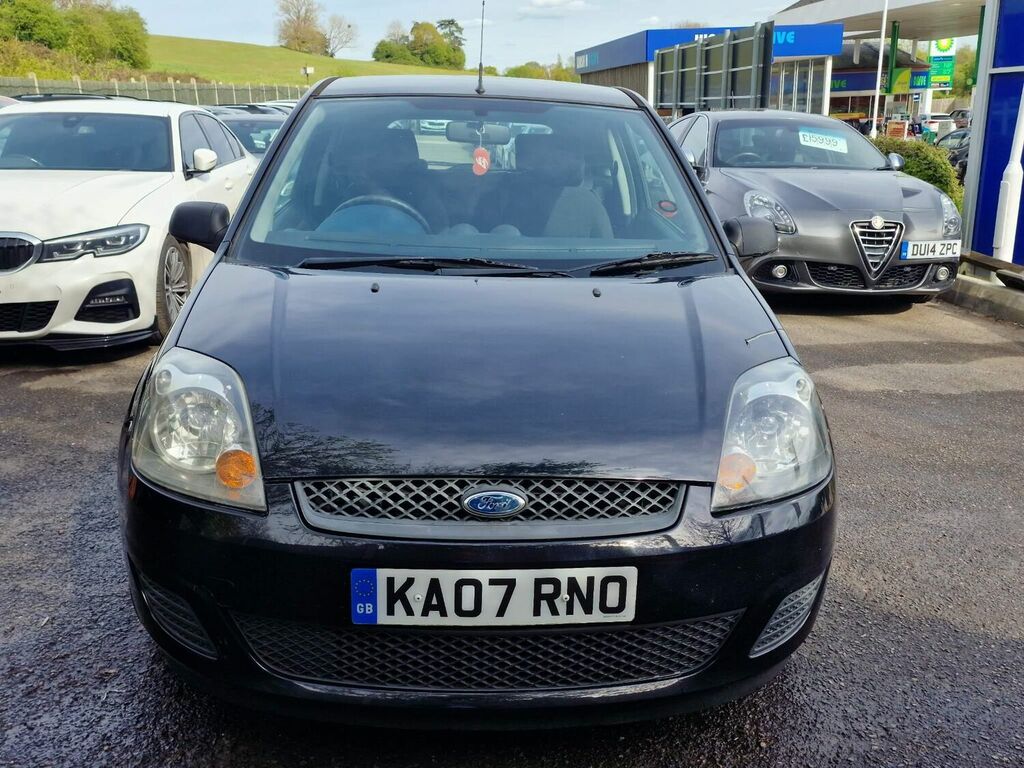 Compare Ford Fiesta Hatchback 1.25 Style Climate 200707 KA07RNO Black