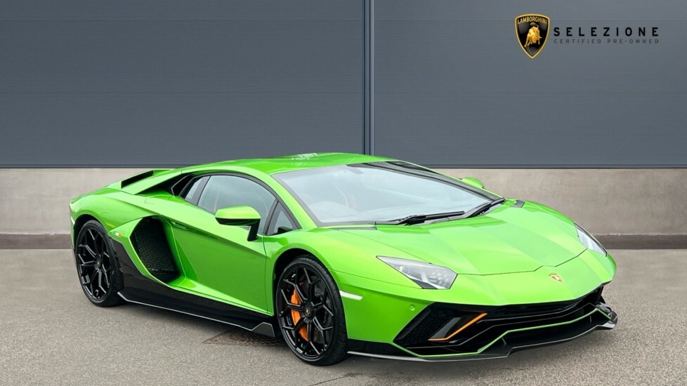 Compare Lamborghini Aventador Ultimate Coupe UL51MAE Green