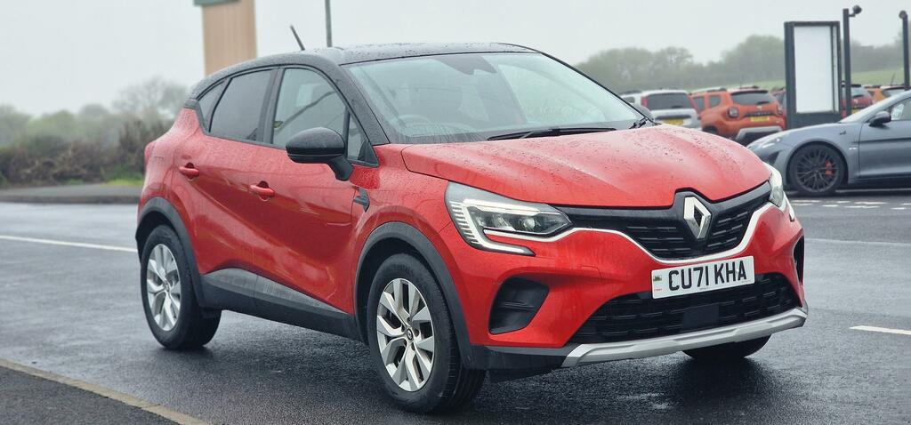 Renault Captur 1.3 Iconic Tce 139 Red #1
