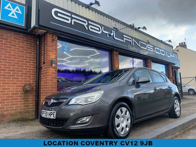 Compare Vauxhall Astra 1.6 Exclusiv 113 Bhp RF59HPE Grey