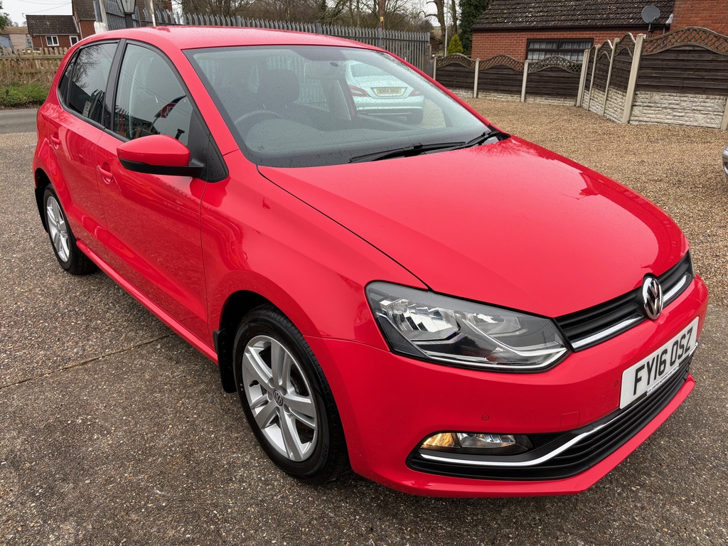 Compare Volkswagen Polo Polo Match Tsi FY16OSZ Red