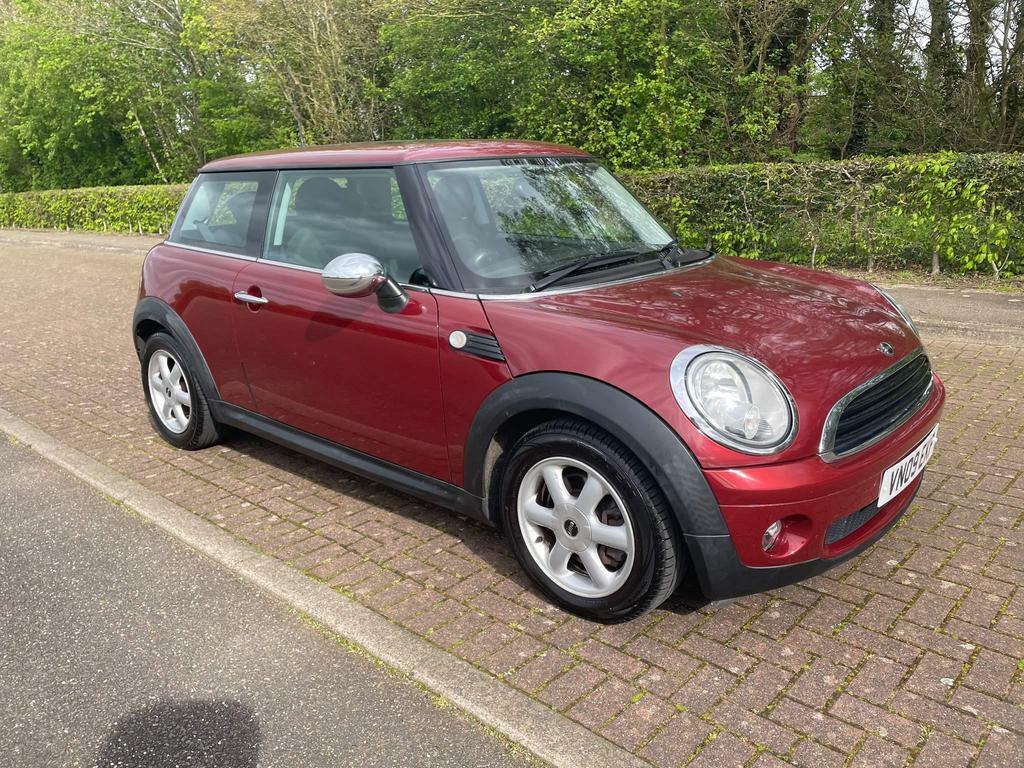 Compare Mini Hatch 1.4 One Steptronic Euro 4 VN09EKP Red
