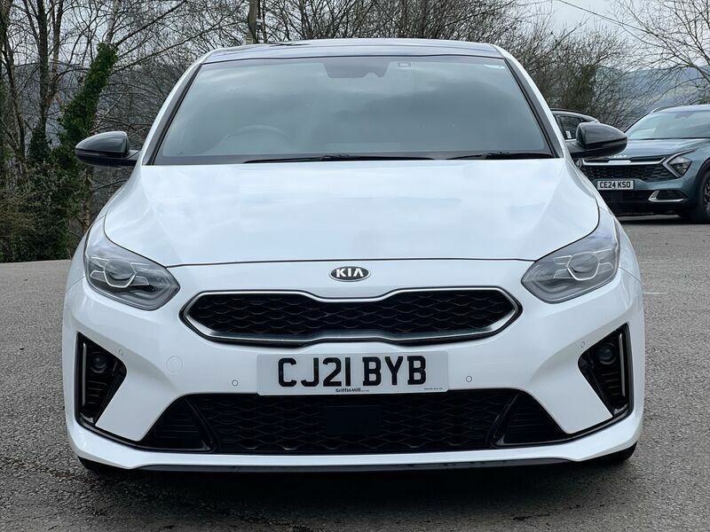 Compare Kia Proceed 1.5 T-gdi Gt-line S Shooting Brake Dct CJ21BYB White