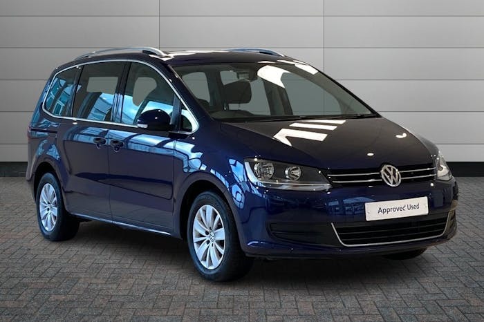 Compare Volkswagen Sharan 2.0 Tdi Se Nav Mpv Dsg 150 Ps GM67FFA Blue
