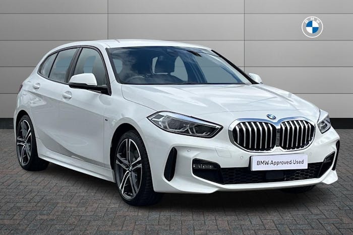 Compare BMW 1 Series 1.5 118I M Sport Hatchback Dct 140 Ps YE70WEF White
