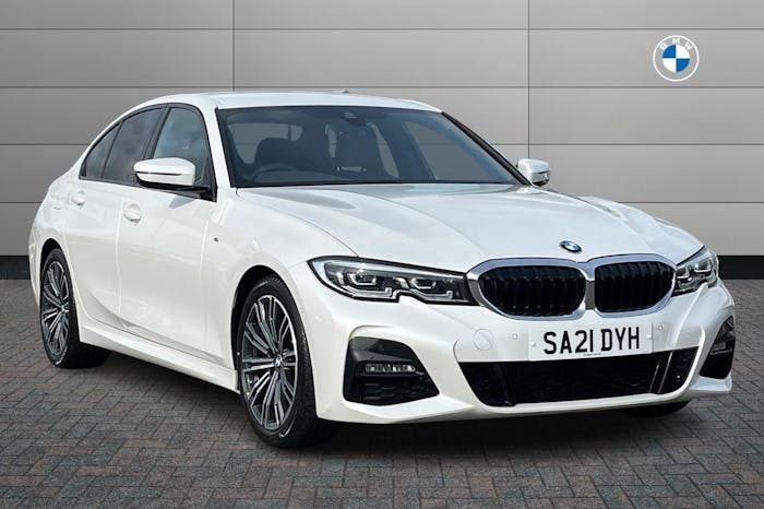 Compare BMW 3 Series 2.0 320I M Sport Saloon 184 Ps SA21DYH White