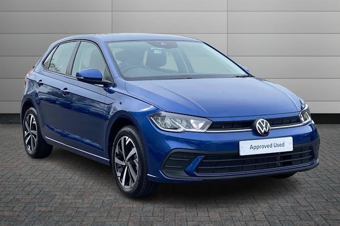 Compare Volkswagen Polo 1.0 Tsi Life Hatchback Dsg 95 Ps EF73VYS Blue