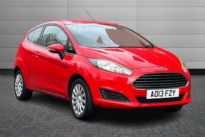 Compare Ford Fiesta 1.25 Style Hatchback 60 Ps AO13FZY Red