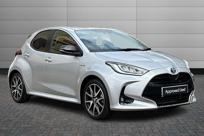 Compare Toyota Yaris 1.5 Vvt H Dynamic Hatchback Hybrid E Cv FV70TPX Silver