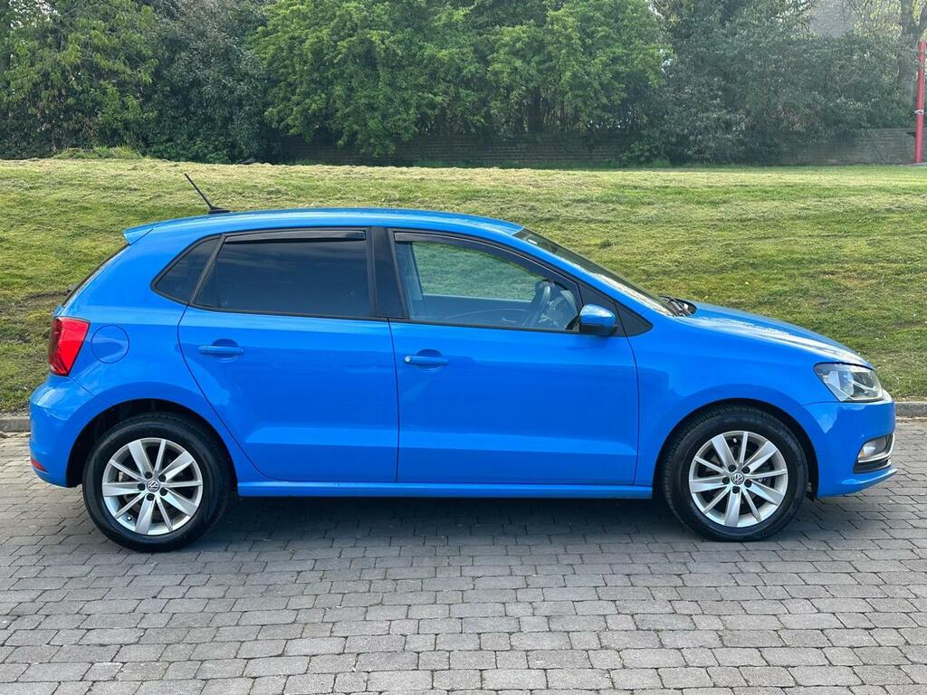 Compare Volkswagen Polo 1.2 Tsi Bluemotion Tech Se Hatchback Ma YD65ZWK Blue