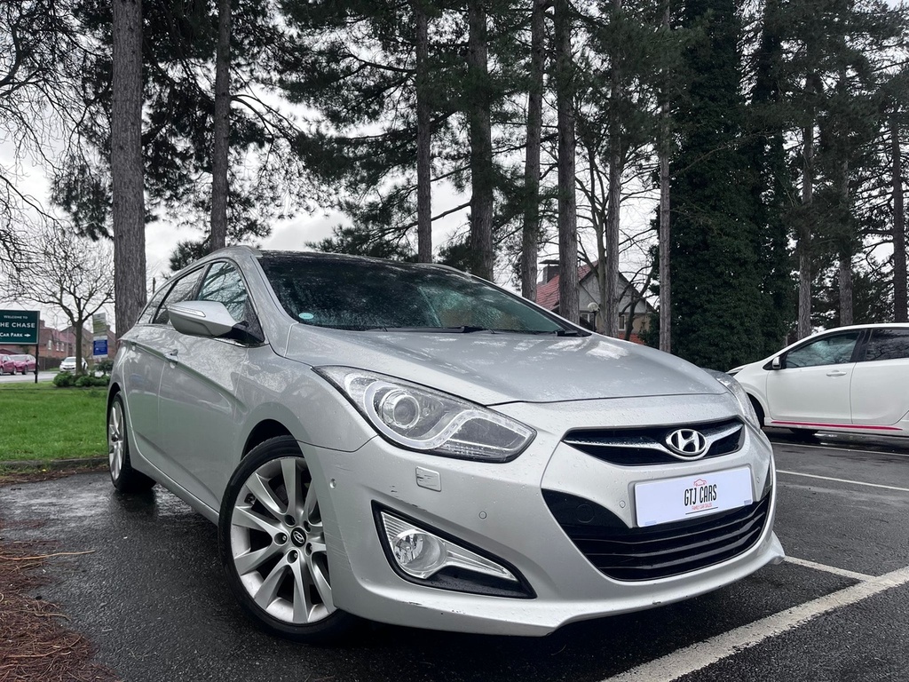 Compare Hyundai I40 Premium CE12XOD Silver