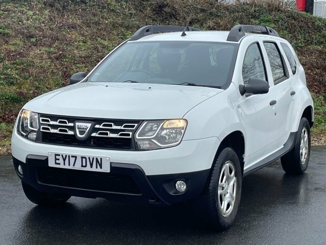 Compare Dacia Duster 1.6 Ambiance Sce 114 Bhp EY17DVN White