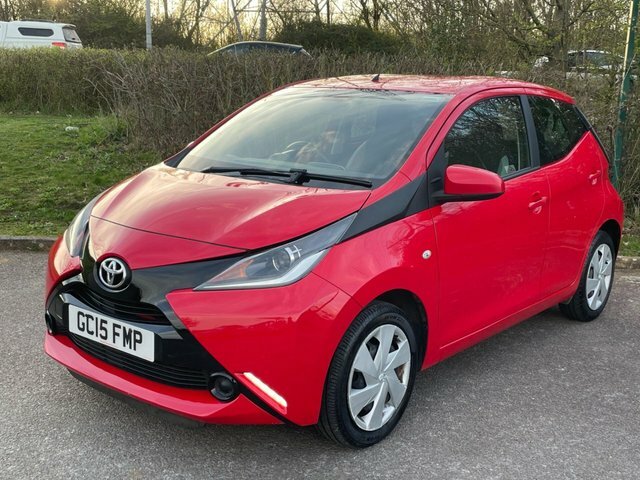Compare Toyota Aygo Aygo X-play Vvt-i GC15FMP Red