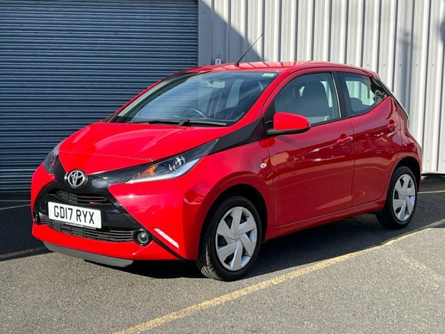 Compare Toyota Aygo 1.0 Vvt-i X-play 69 Bhp GD17RYX Red
