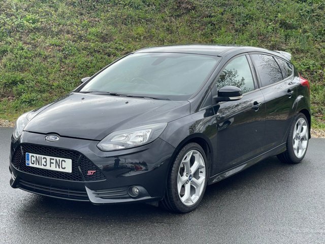 Compare Ford Focus 2.0 St-2 247 Bhp GN13FNC Black
