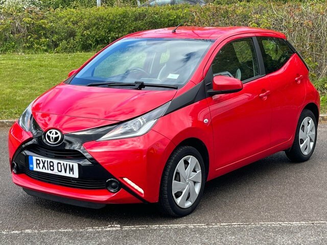 Compare Toyota Aygo 1.0 Vvt-i X-play 69 Bhp RX18OVM Red