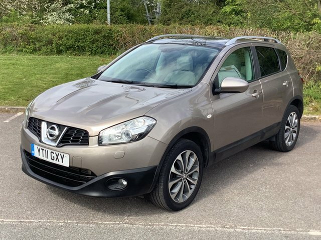 Compare Nissan Qashqai 2.0 Tekna Dci 4Wd 148 Bhp YT11GXY Brown