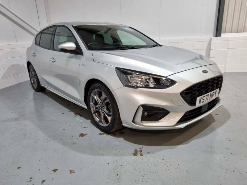 Compare Ford Focus Hatchback KS71NPY Silver