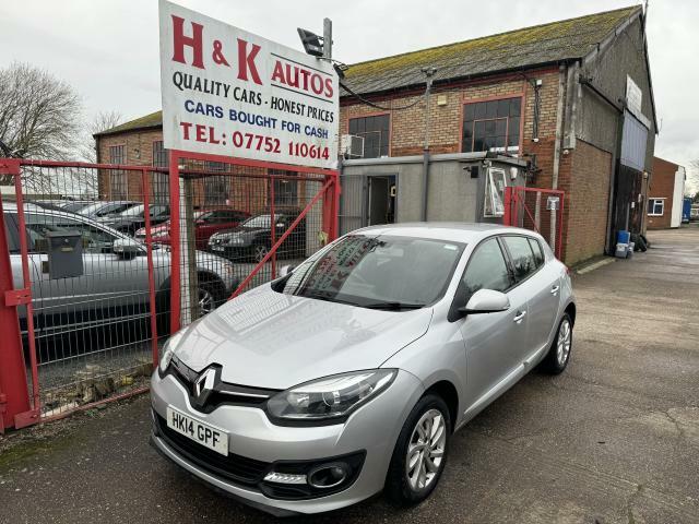 Compare Renault Megane 1.5 Dci Energy Dynamique Tomtom Euro 5 Ss 2 HK14GPF Silver