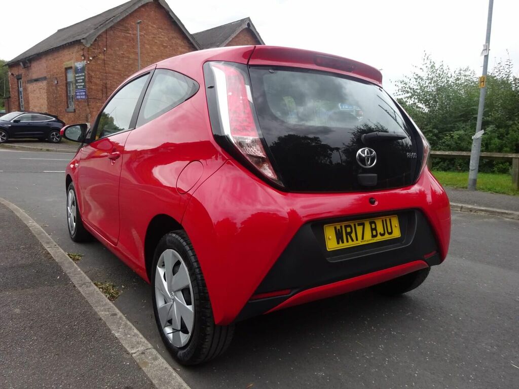 Compare Toyota Aygo Hatchback 1.0 Vvt-i X-play Euro 6 201717 WR17BJU Red