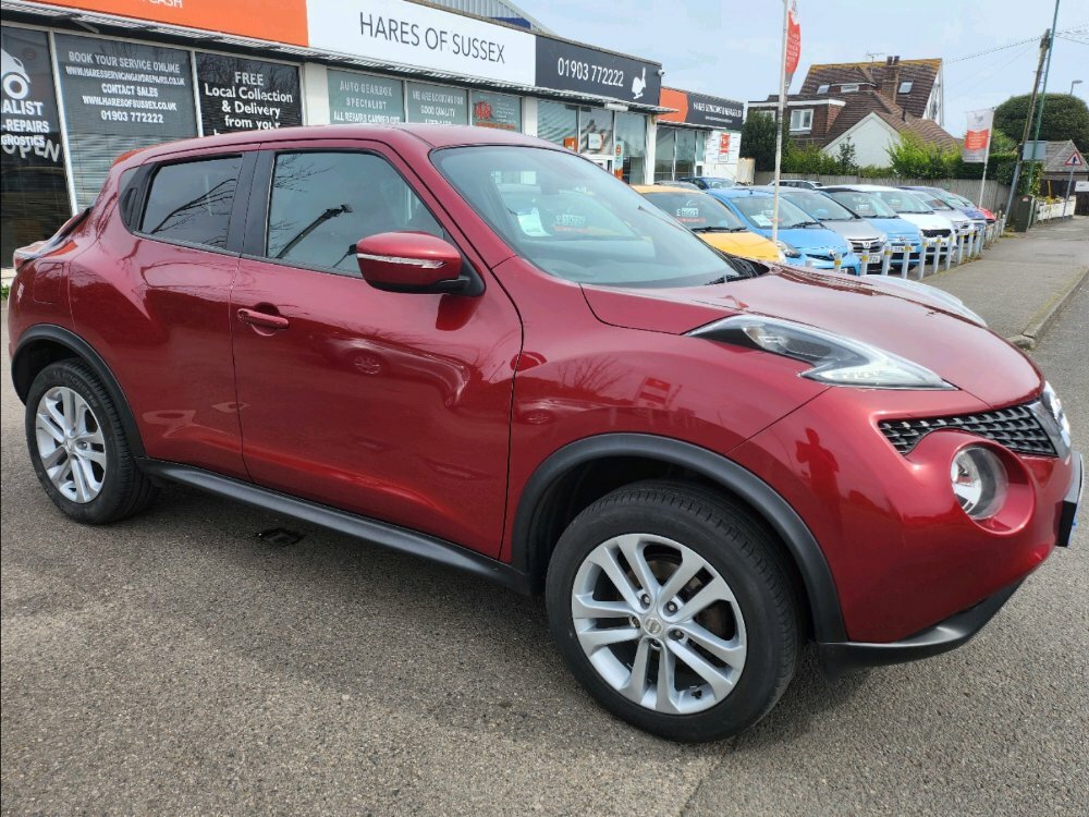 Compare Nissan Juke 1.6 N-connecta Suv Xtron Euro 6 117 Ps DW16FMK Red