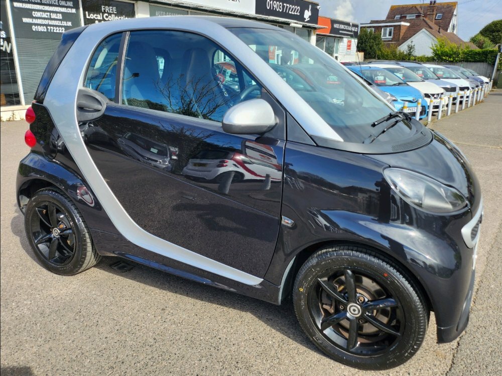 Compare Smart Fortwo Coupe 1.0 Grandstyle Coupe, Power Steering, S RJ14KZD Black