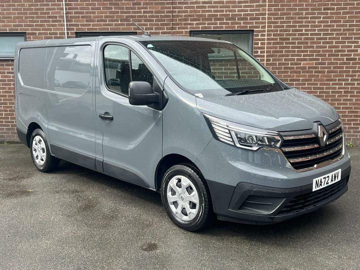 Compare Renault Trafic 2.0 Dci Blue 28 Business Swb Euro 6 Ss NA72AWV Grey