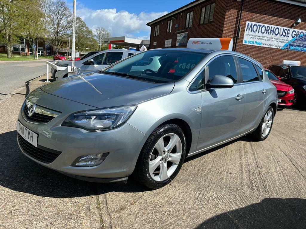 Compare Vauxhall Astra 1.6 16V Sri Euro 5 DY11TYH Silver