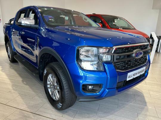 Compare Ford Ranger Xlt 2.0Td170ps M6 Awd  Blue