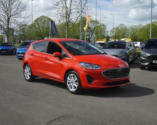 Ford Fiesta Titanium 1.0 100Ps Ecoboost Red #1