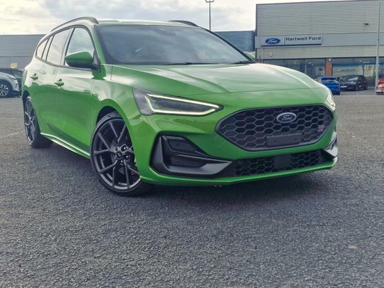 Compare Ford Focus St 2.3T 280 Fwd  Green
