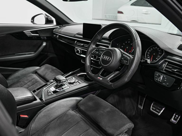 Compare Audi A4 Tfsi S Line Black Edition MC19ALU Black
