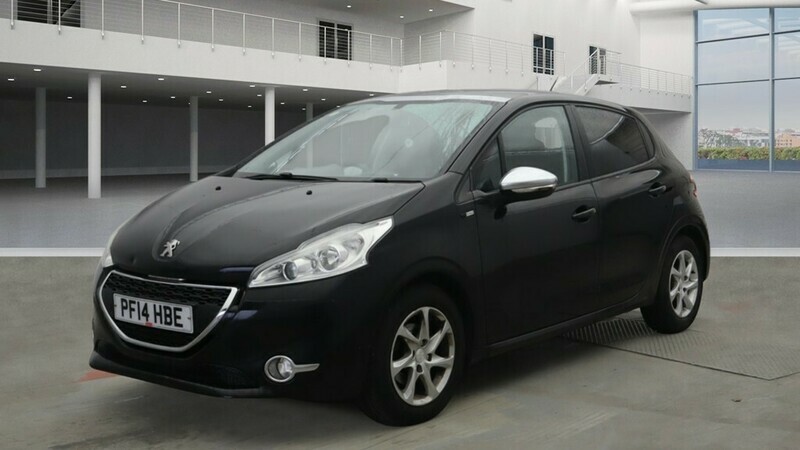 Compare Peugeot 208 Style PF14HBE Black