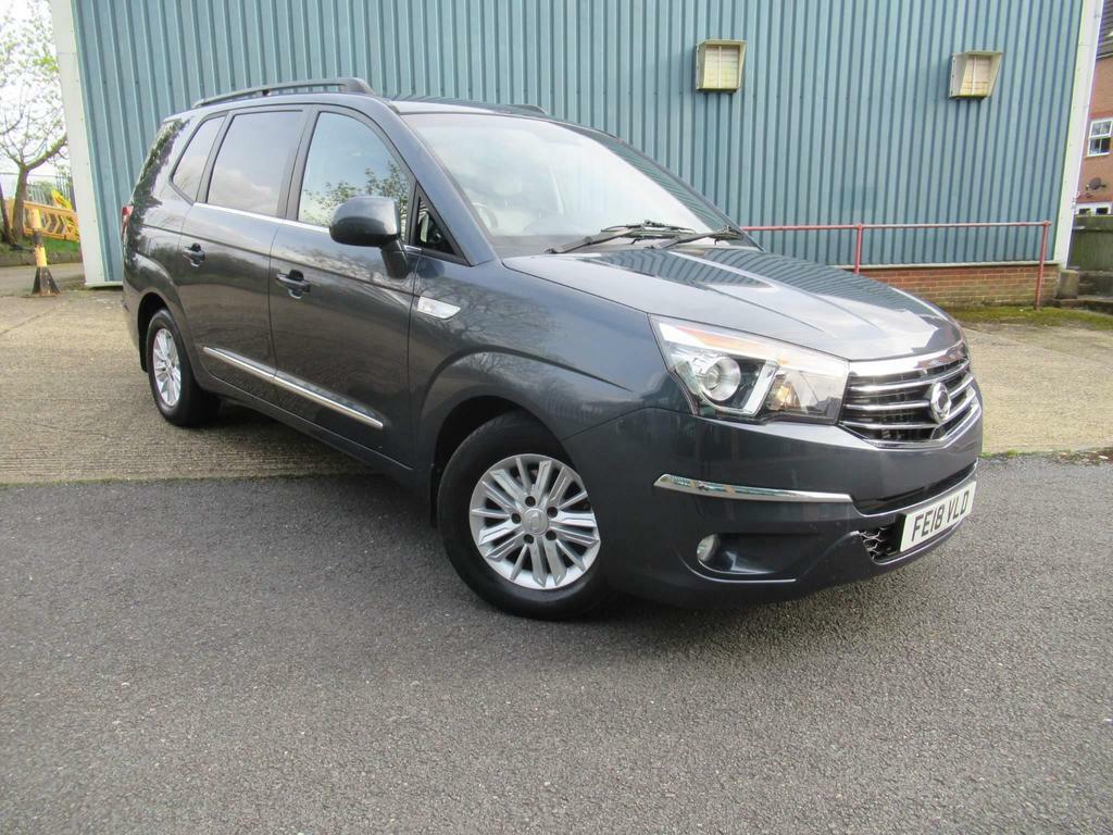 Compare SsangYong Turismo 2.2D Ex T-tronic Euro 6 FE18VLD Grey