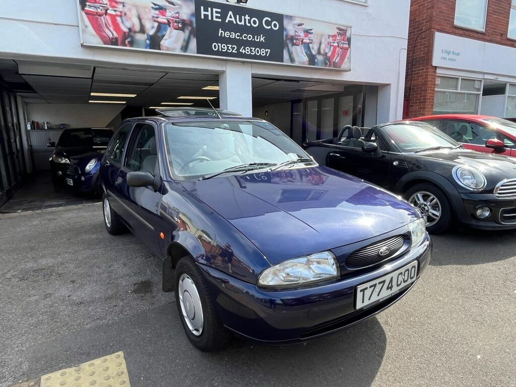Compare Ford Fiesta Hatchback 1.3 Finesse 1999T T774COO Blue