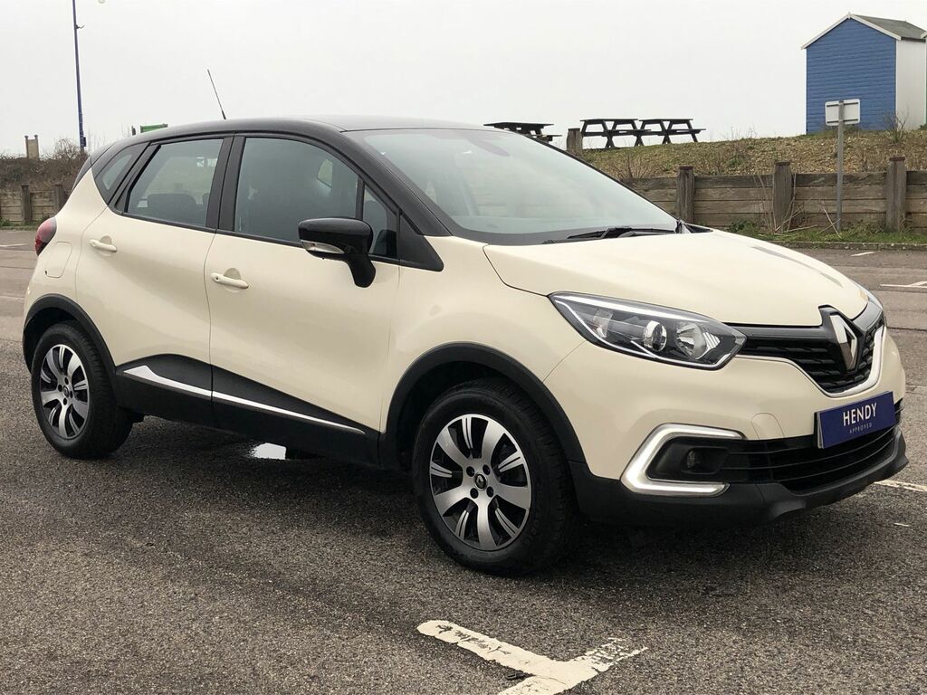 Renault Captur 0.9 Tce 90 Play White #1