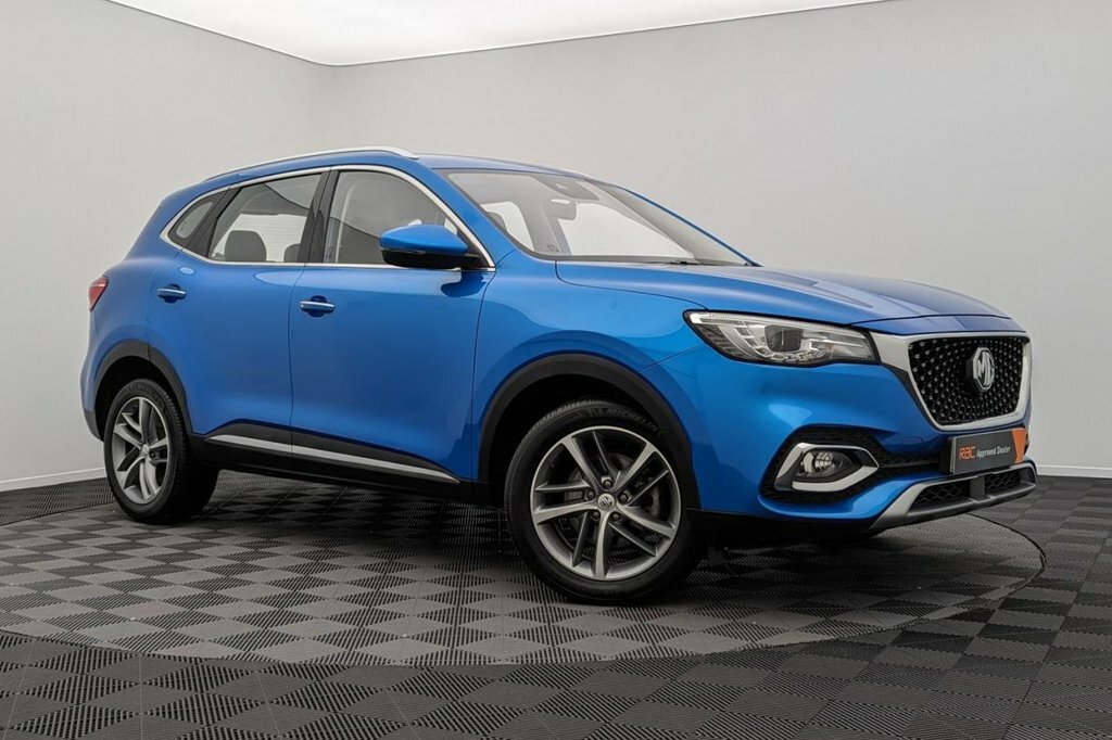 Compare MG HS 1.5 T-gdi Excite Dct LF21DDH Blue
