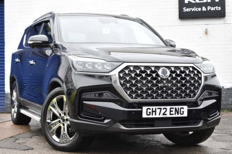 Compare SsangYong Rexton 2.2 Ultimate Plus GH72ENG Black