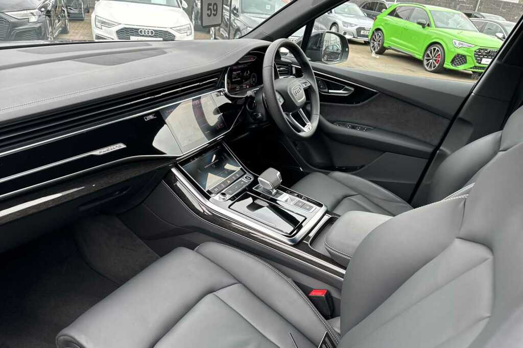 Compare Audi Q7 Black Edition 50 Tdi Quattro 286 Ps Tiptronic HF73VBZ Black