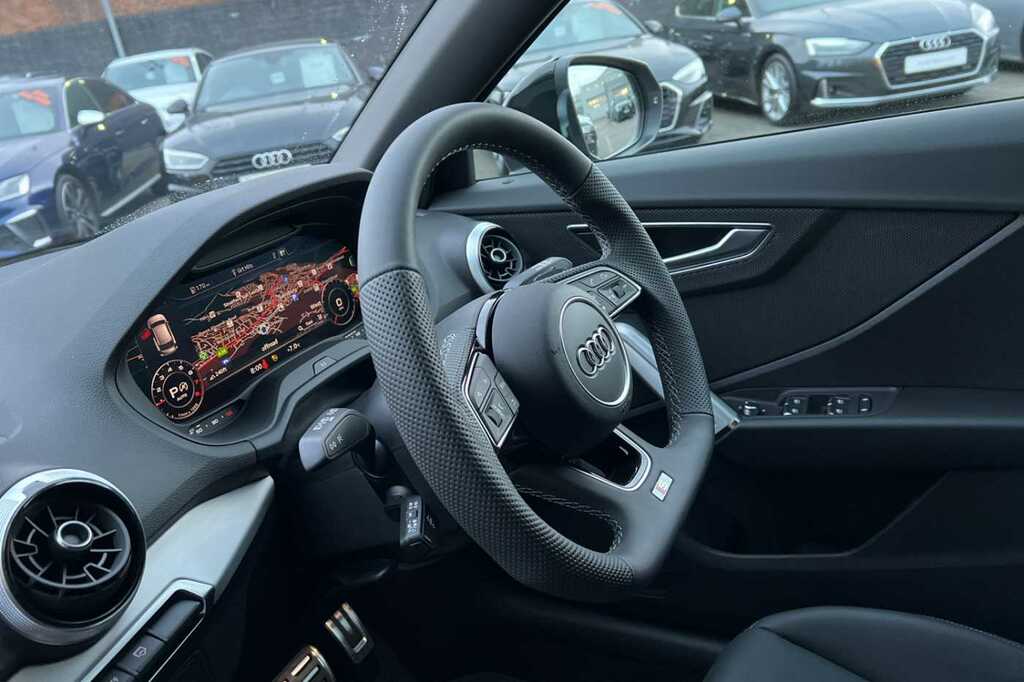 Compare Audi Q2 Black Edition 35 Tfsi 150 Ps S Tronic HG73WMM Grey